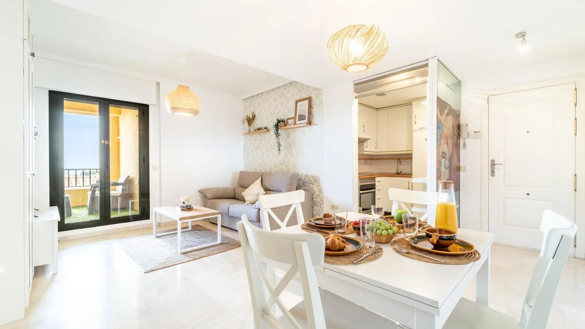 Fabulous Golf Front Apartment With Pool And Seaview Benalmádena